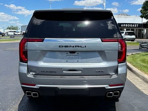 New 2026 GMC Yukon Denali w/ Denali Reserve Package AWD/4WD image 12