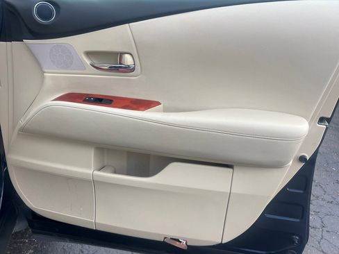 Used 2010 Lexus RX 350 2WD image 17