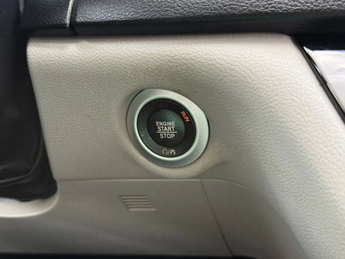 Used 2022 Chrysler Pacifica Touring-L FWD image 34