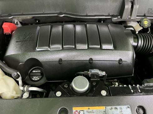 Used 2017 Chevrolet Traverse LT w/ Style and Technology Package FWD image 29