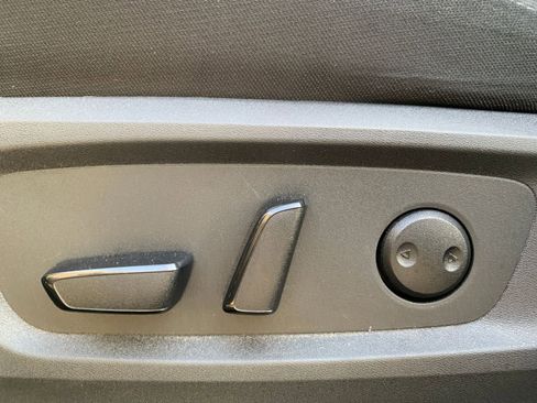 Used 2025 Nissan Pathfinder SV image 25