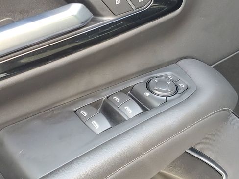 Used 2025 Chevrolet Tahoe LT image 19