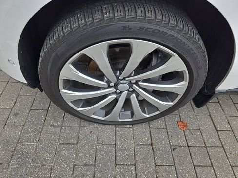 Used 2023 Land Rover Range Rover SE image 10