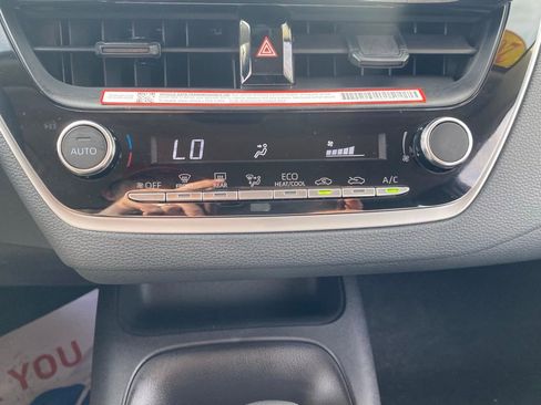 Used 2025 Toyota Corolla LE image 24