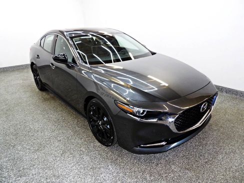 Used 2022 MAZDA MAZDA3 s AWD/4WD image 3