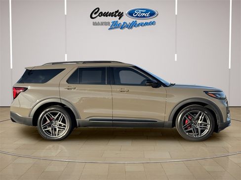New 2026 Ford Explorer ST w/ Sun And Sound Package image 6
