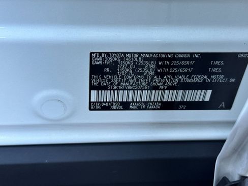 Used 2022 Toyota RAV4 LE image 31