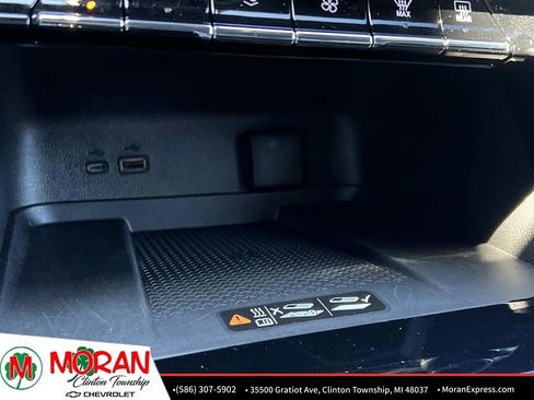 Used 2025 Chevrolet Traverse Z71 w/ LPO, Floor Liner Package AWD/4WD image 24