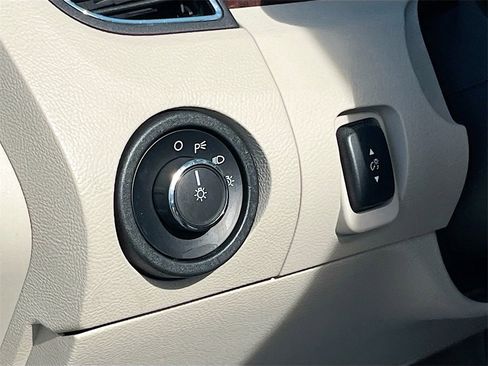 Used 2012 Ford Taurus Limited image 9