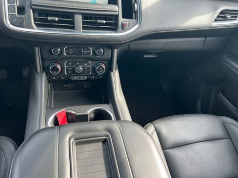 Used 2024 Chevrolet Suburban LT image 36