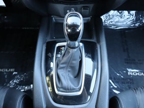 Used 2018 Nissan Rogue S AWD/4WD image 36