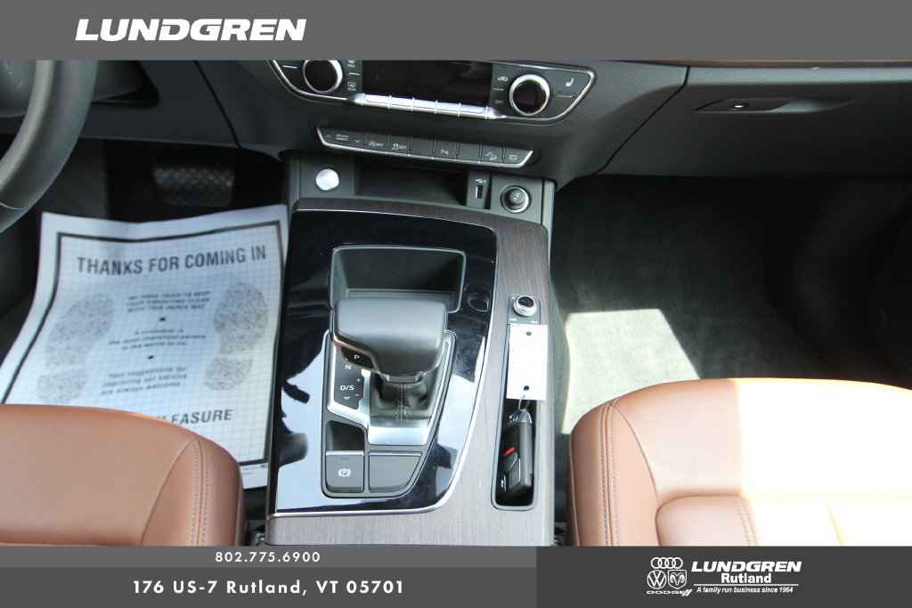 Used 2023 Audi Q5 2.0T Premium w/ Convenience Package AWD/4WD image 9