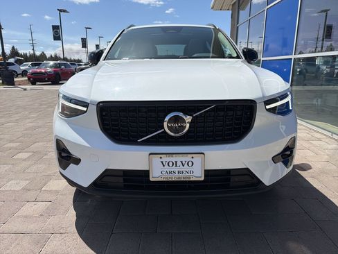 New 2026 Volvo XC40 B5 Ultra w/ Climate Package AWD/4WD image 3