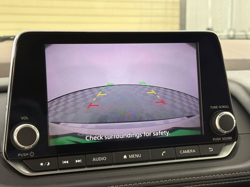 Used 2023 Nissan Rogue SV AWD/4WD image 18