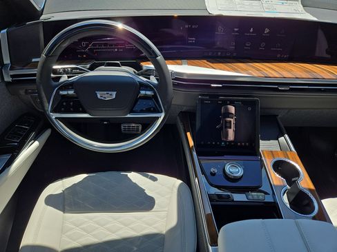 New 2026 Cadillac Escalade Platinum Luxury w/ LPO, Radiant Package AWD/4WD image 14