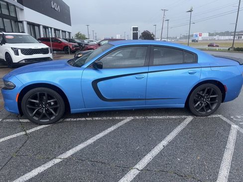 Used 2019 Dodge Charger SXT w/ Blacktop Package RWD image 20