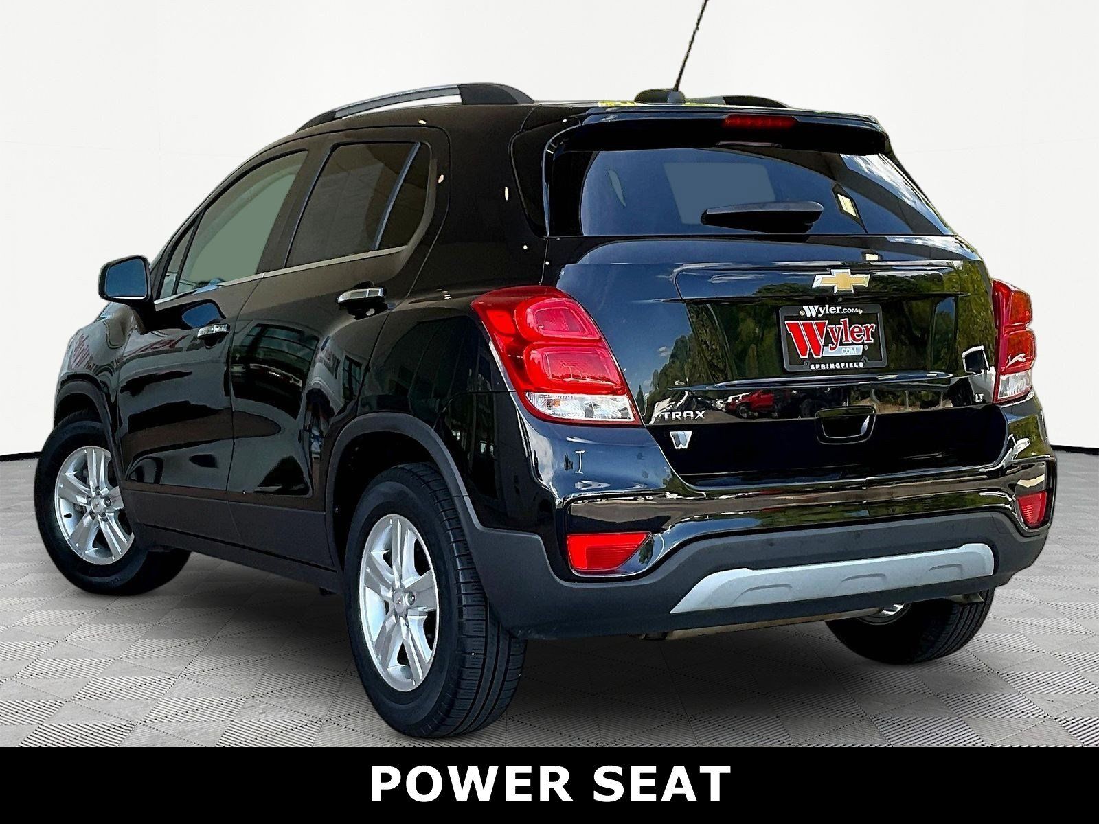 Used 2020 Chevrolet Trax LT w/ LT Convenience Package FWD image 4