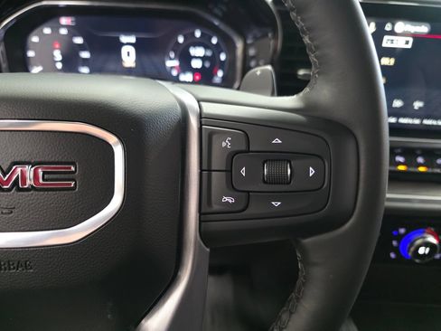 Used 2025 GMC Sierra 1500 SLT w/ SLT Premium Plus Package AWD/4WD image 17