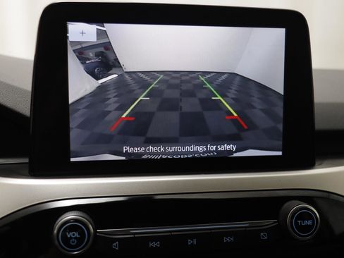 Used 2020 Ford Escape SE image 8