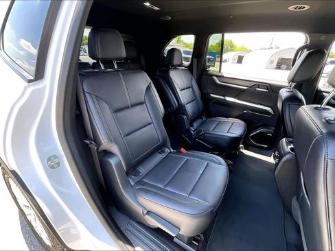 Used 2026 GMC Acadia Elevation w/ Elevation Premium Package AWD/4WD image 20