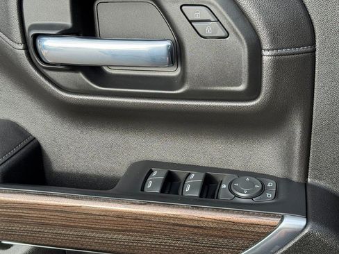 Used 2022 Chevrolet Silverado 1500 LT Trail Boss w/ LPO, Dark Essentials Package image 23