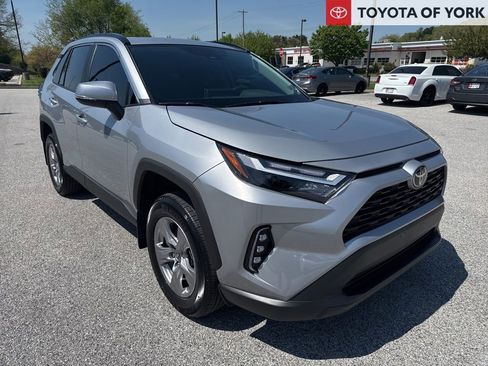 Used 2025 Toyota RAV4 XLE w/ Convenience Package AWD/4WD image 1