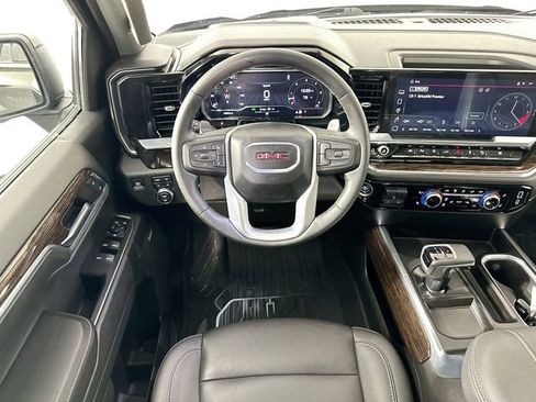 Used 2024 GMC Sierra 1500 Elevation w/ Elevation Premium Package AWD/4WD image 11