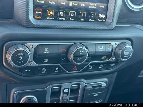 Used 2021 Jeep Wrangler Unlimited Sahara AWD/4WD image 28
