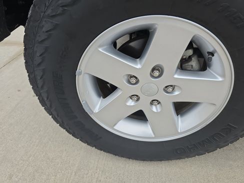 Used 2010 Jeep Wrangler Sport image 11