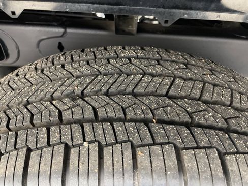 Used 2025 Chevrolet Silverado 1500 LT image 16