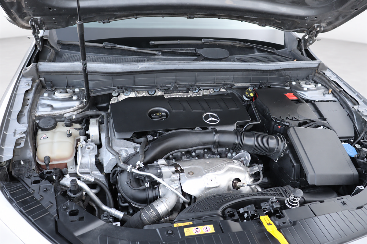 Used 2022 Mercedes-Benz GLB 250 4MATIC w/ Premium Package Lite image 43