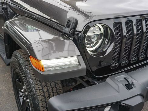 Used 2021 Jeep Gladiator Sport AWD/4WD image 11