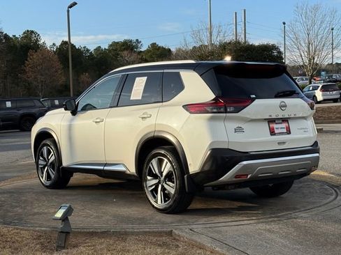 Used 2022 Nissan Rogue Platinum w/ Head-Up Display Package image 5