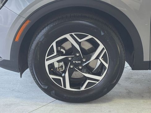 Used 2025 Kia Sportage LX image 33