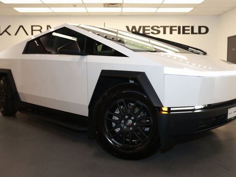 Used 2024 Tesla Cybertruck AWD Crew Cab image 1