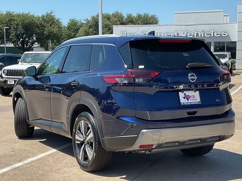 Used 2026 Nissan Rogue SL FWD image 6