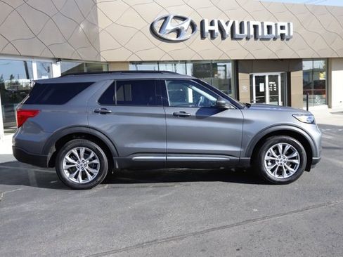 Used 2023 Ford Explorer XLT w/ Equipment Group 202A image 2