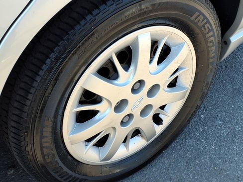 Used 2004 Chevrolet Impala w/ Preferred Equipment Group FWD image 9
