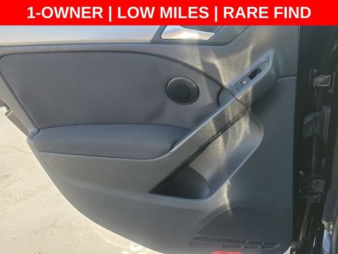Used 2014 Volkswagen Golf 4-Door FWD image 15