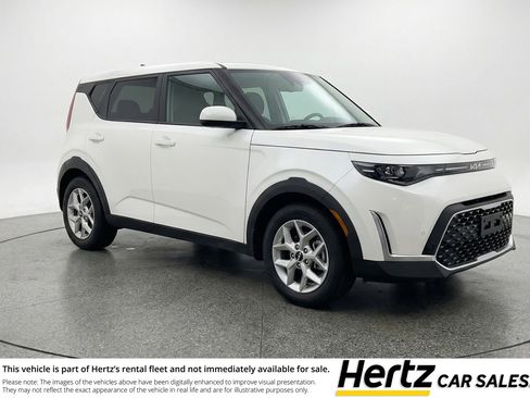 Used 2025 Kia Soul LX w/ LX Technology Package FWD image 1