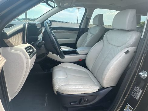 Used 2022 Hyundai Palisade SEL w/ 8P Bench Seat Package FWD image 4