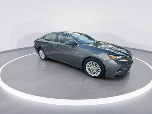 Used 2017 Lexus ES 350 w/ Accessory Package FWD image 9