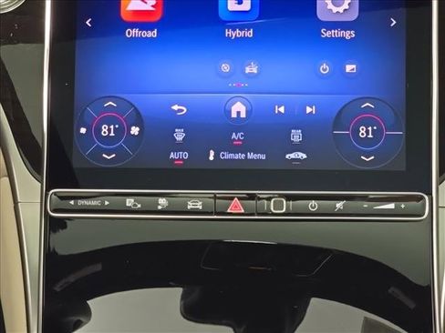 Used 2025 Mercedes-Benz GLC 350e 4MATIC image 22