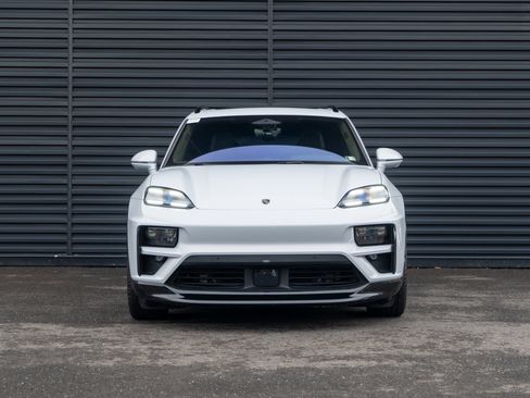 Certified 2025 Porsche Macan Turbo Electric image 11