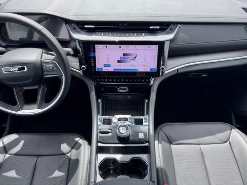 New 2026 Jeep Grand Cherokee Limited AWD/4WD image 10
