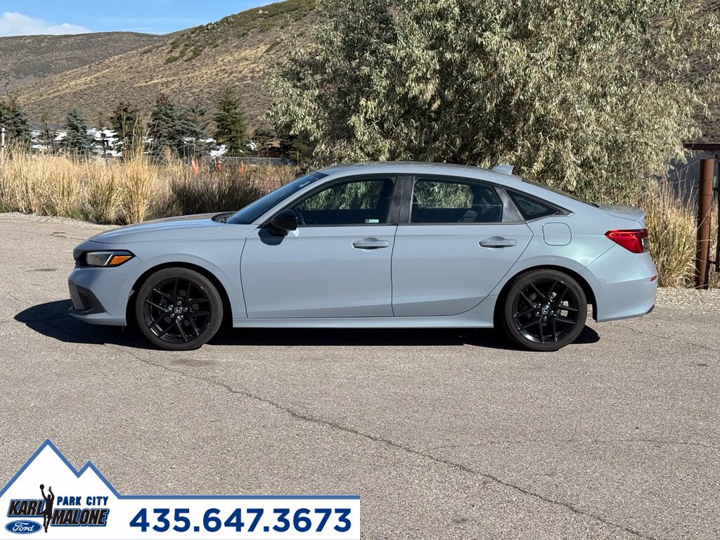 Used 2023 Honda Civic Sport image 2