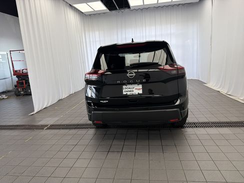 Used 2026 Nissan Rogue S FWD image 5