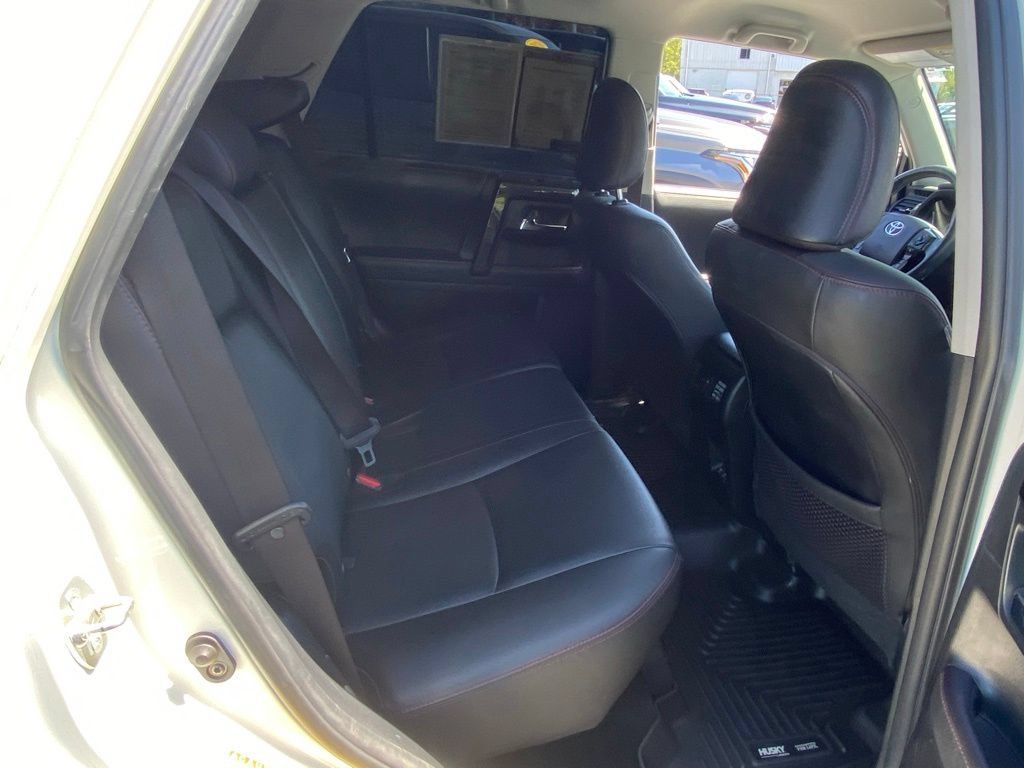 Used 2022 Toyota 4Runner TRD Off-Road Premium AWD/4WD image 16