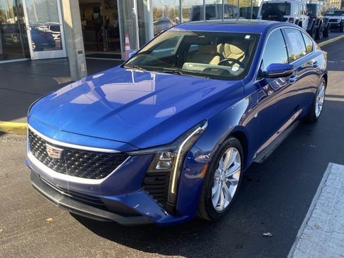 Used 2025 Cadillac CT5 Premium Luxury image 4