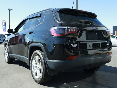 Used 2022 Jeep Compass Latitude image 8